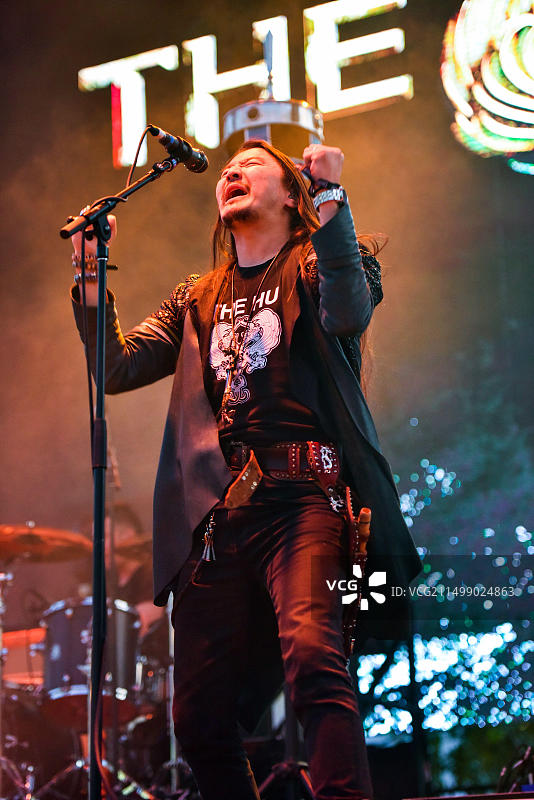 2019年10月18日，内华达州拉斯维加斯市中心拉斯暴怒重金属音乐节上，亚洲摇滚乐队The HU演出图片素材