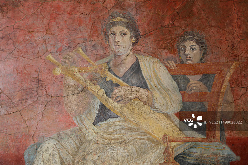 罗马壁画：演奏基萨拉琴的女子，公元前50-40年，意大利博斯科雷阿莱图片素材