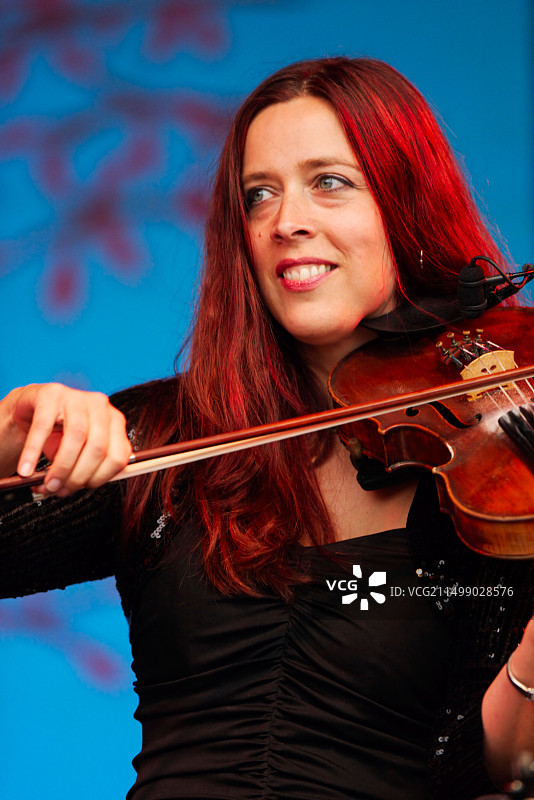 凯瑟琳·提克尔在哈特菲尔德庄园的Folk by the Oak音乐节上表演图片素材