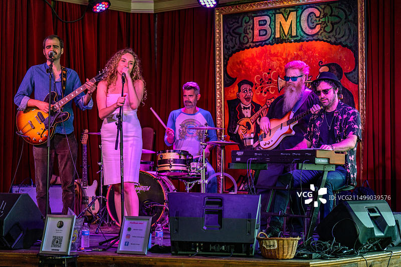 美国路易斯安那州新奥尔良法国人街区的蓝调俱乐部图片素材