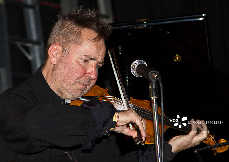 小提琴家奈杰尔·肯尼迪图片素材