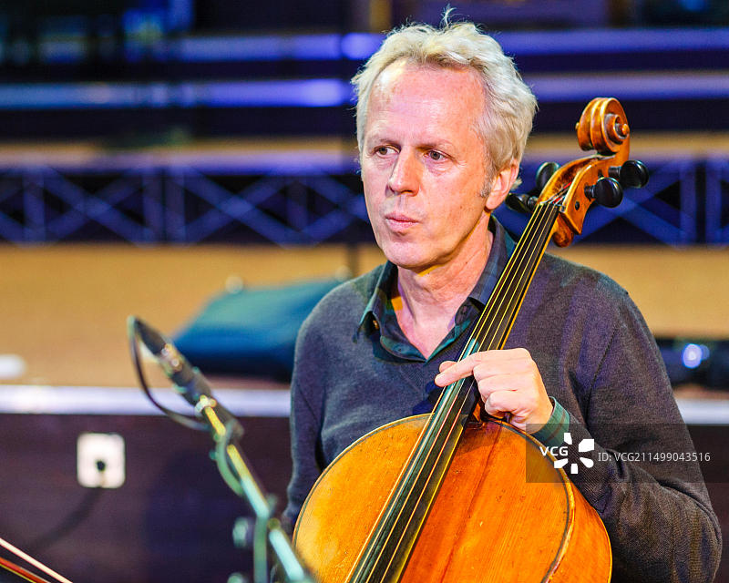 迈克尔·莫泽在2017年哈德斯菲尔德当代音乐节上与Polwechsel排练图片素材