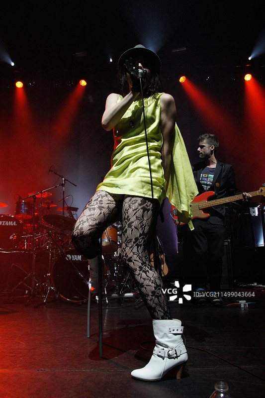 舞台上的歌手图片素材