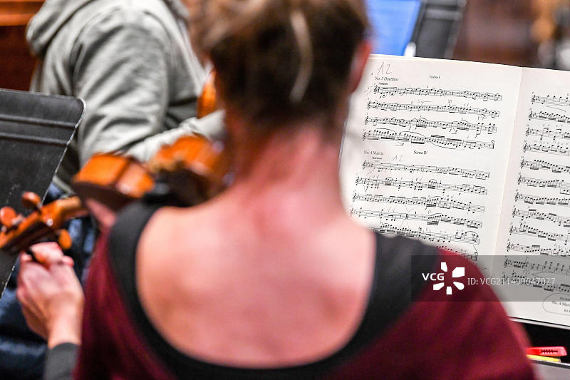 2020年11月10日，鲁昂歌剧院管弦乐队在新冠疫情期间的排练图片素材