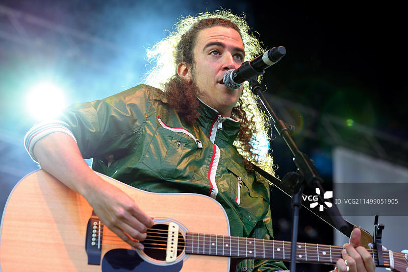 Kilombo先生乐队在Los 40 Principales举办的春季流行音乐节上表演图片素材