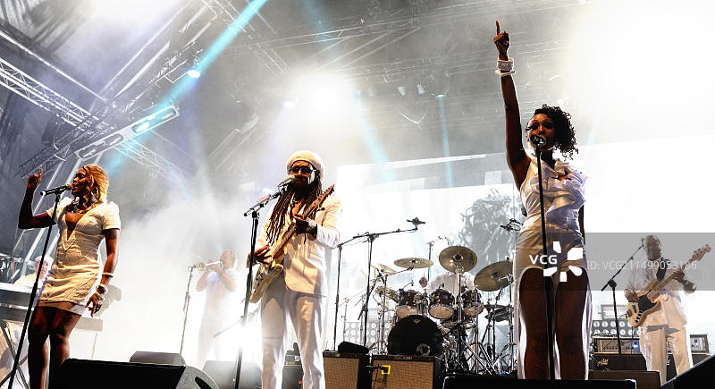 2014年6月14日巴塞罗那声纳音乐节上的Chic featuring Nile Rodgers乐队图片素材