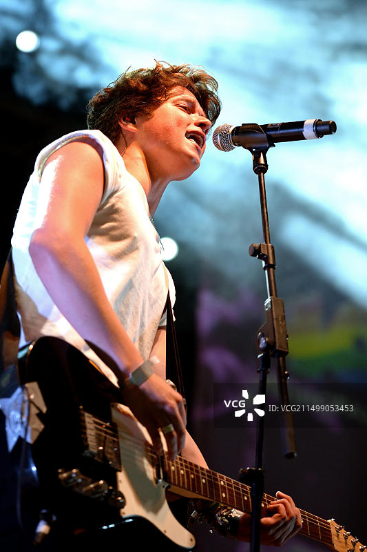 英国流行摇滚乐队The Vamps在Primavera流行音乐节上演出图片素材