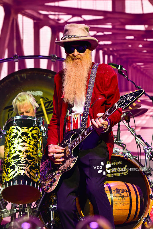 ZZ Top乐队的Billy Gibbons在2023年加利福尼亚州印第奥的Stagecoach音乐节上表演图片素材