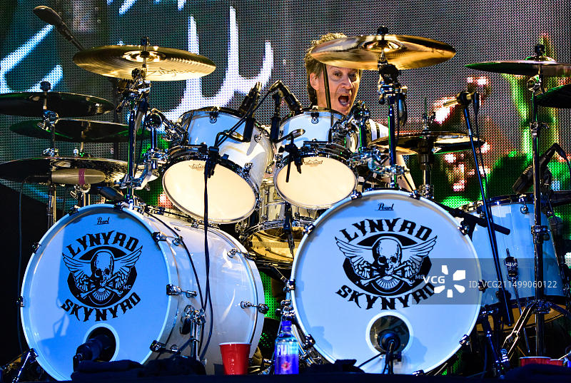 科切拉音乐节第三日：林纳德·斯金纳乐队在舞台上图片素材