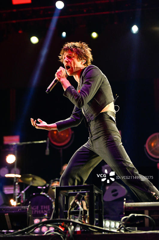 在拉斯维加斯美好生活节舞台上的笼中象乐队图片素材