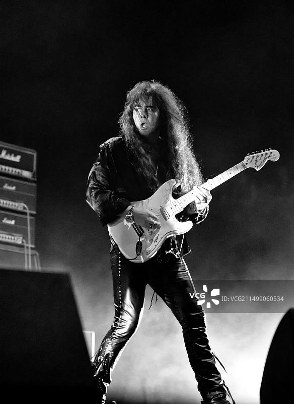 2016年9月17日，加利福尼亚州尔湾市，Yngwie Malmsteen在Sirius XM Hair Nation音乐节舞台上图片素材