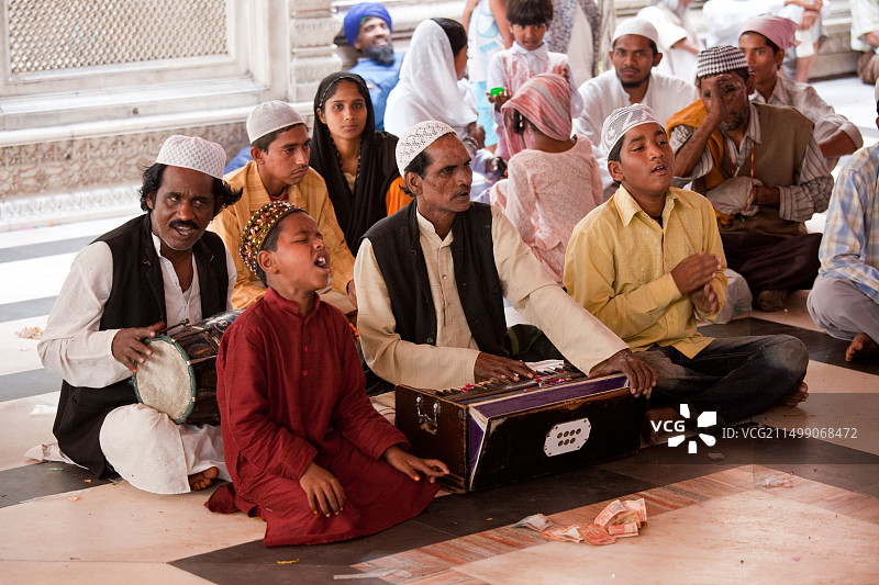 印度德里尼扎姆丁圣地的苏菲音乐图片素材