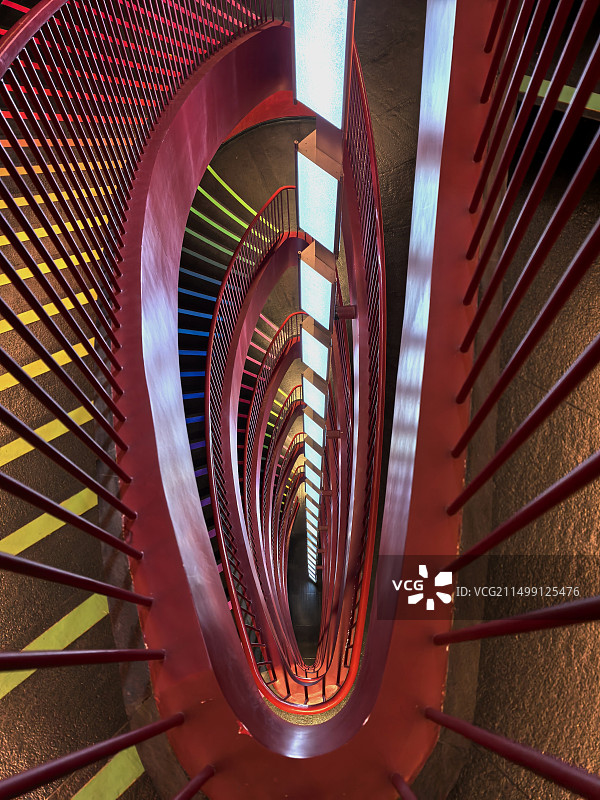 彩色的旋转楼梯图片素材