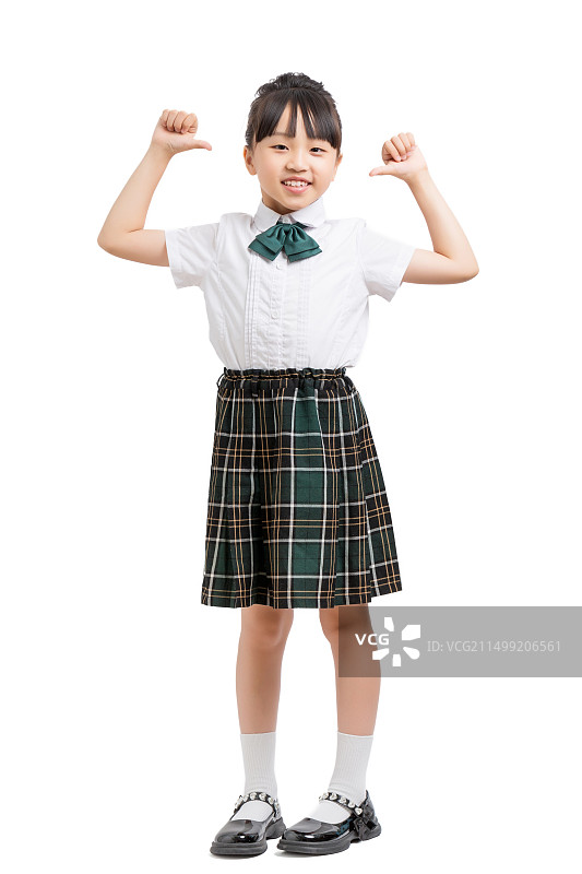 穿校服的亚洲小学生全身肖像图片素材