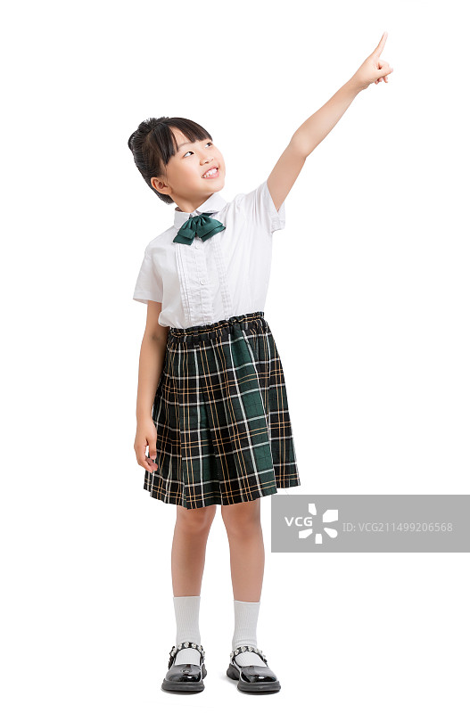 穿校服的亚洲小学生白底全身肖像图片素材