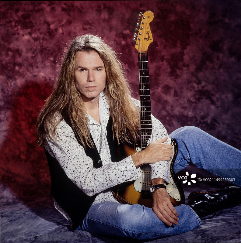 荷兰恩斯赫德：吉他手兼作曲家Adrian Vandenberg曾在1987年至1999年间担任 Whitesnake乐队成员。图片素材