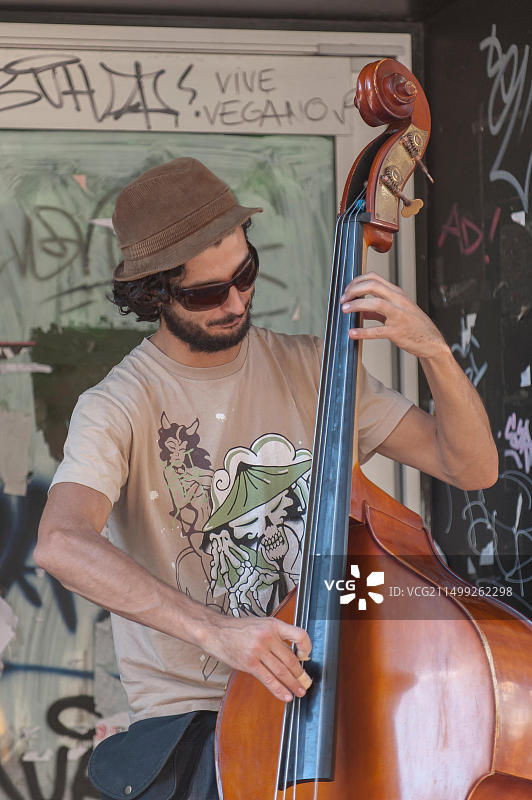 马略卡岛帕尔马街头音乐人，吉他，贝斯图片素材