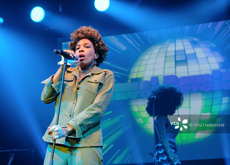 梅西·格雷在英国查尔顿公园WOMAD音乐节上表演，2019年7月26日图片素材