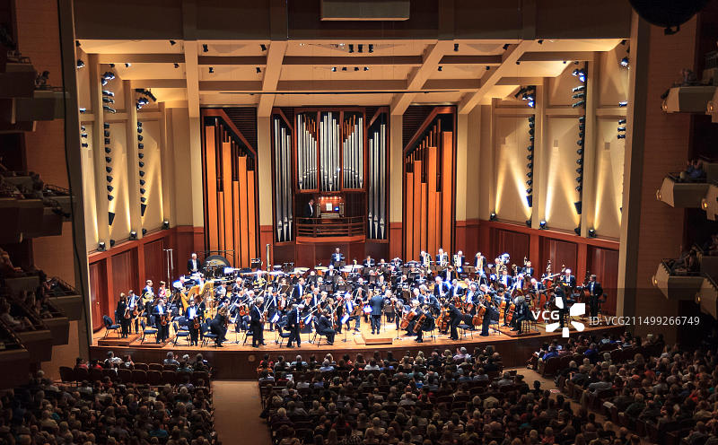 西雅图贝纳罗亚音乐厅的交响乐团演出，美国华盛顿州（仅限编辑使用）图片素材