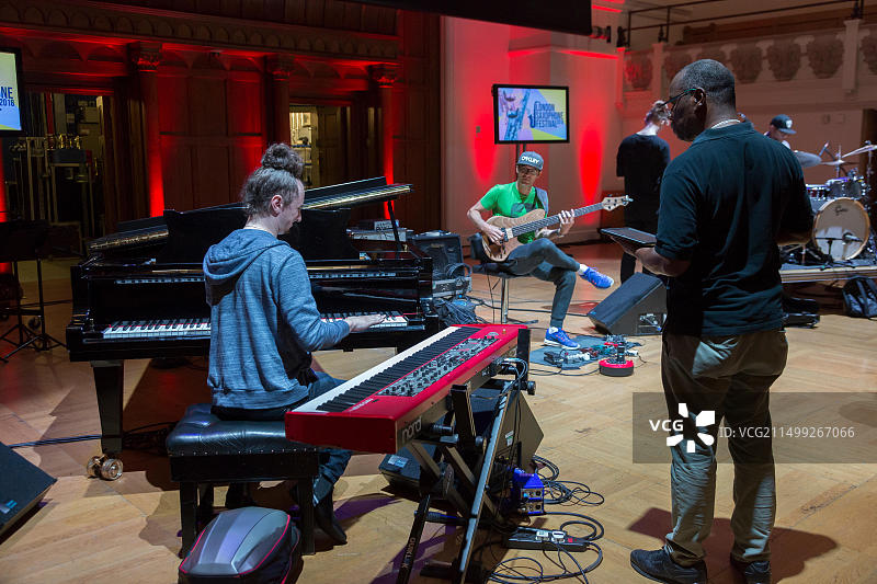 鲍勃·雷诺兹四重奏伦敦萨克斯管艺术节演出图片素材