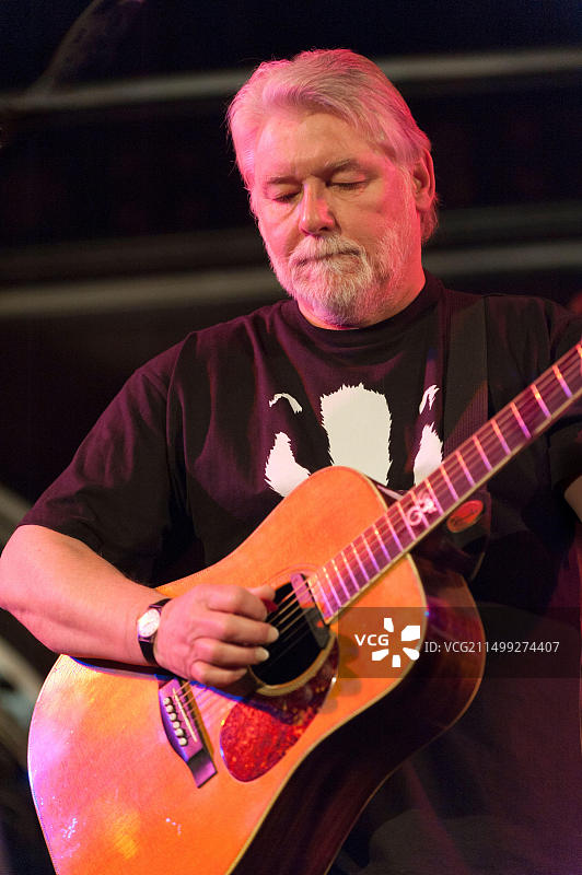 西蒙·尼科尔在伦敦联合礼拜堂演出图片素材