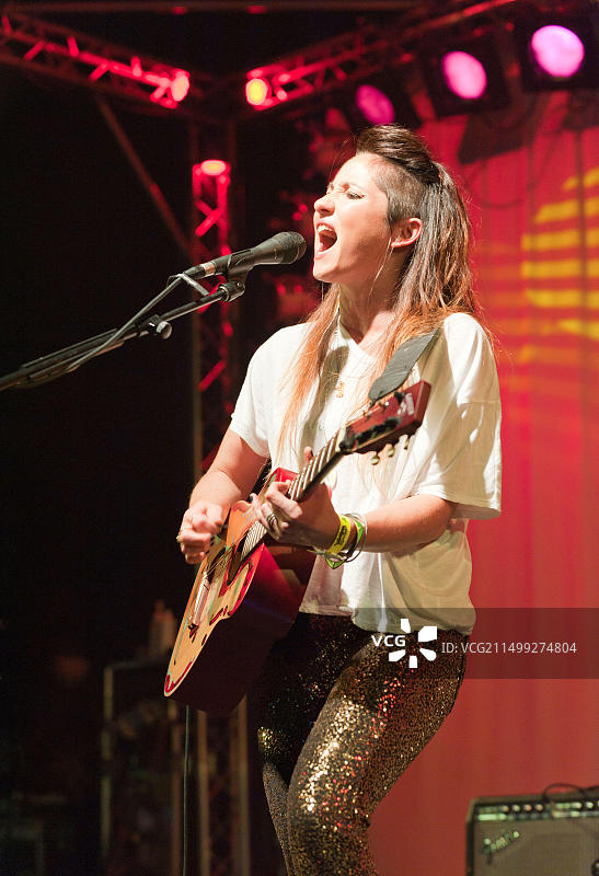 英国威克姆音乐节上的苏格兰创作型歌手KT Tunstall图片素材