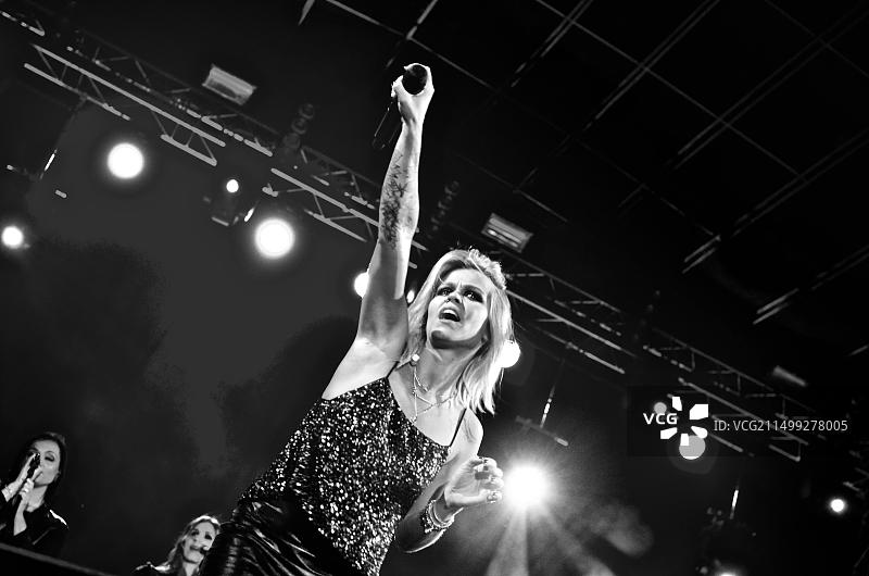 葡萄牙歌手奥雷亚在里奥马约尔演出图片素材