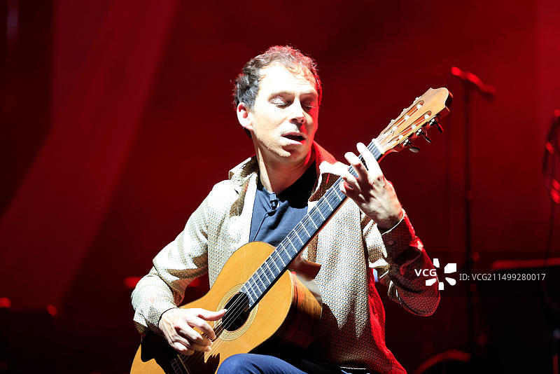 蒂博·科万：法国吉他演奏家图片素材