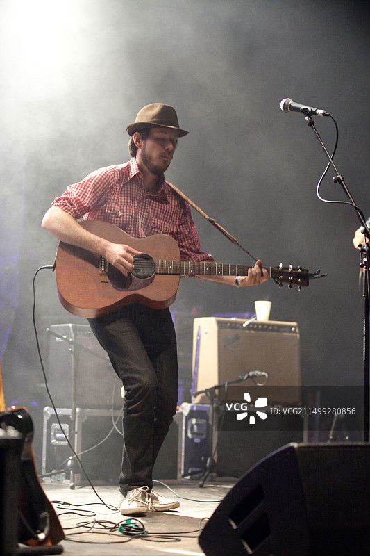 香根草演奏者在2009年格拉努斯克公园Greenman音乐节，威尔士克里克豪厄尔图片素材