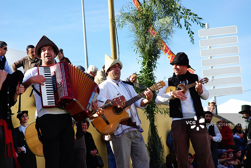 葡萄牙节日上的音乐家图片素材