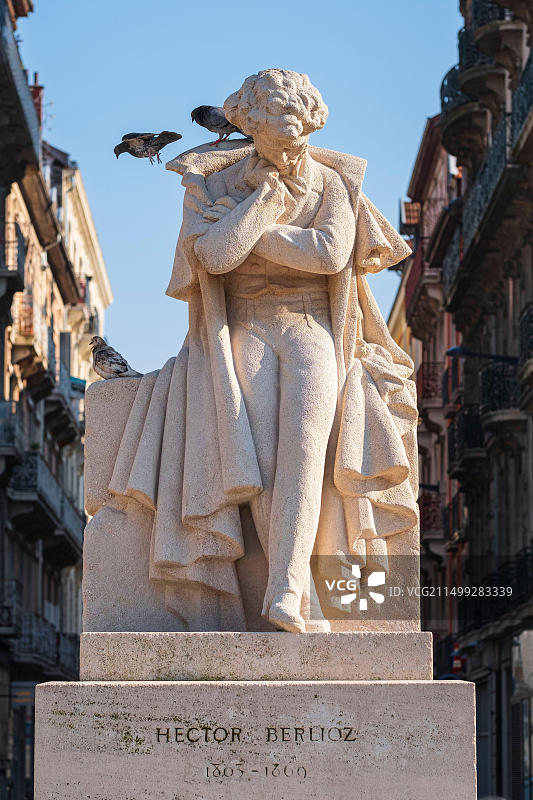 法国伊泽尔省格勒诺布尔，雨果广场纪念作曲家柏辽兹图片素材