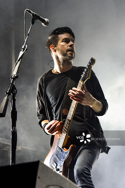 Chevelle乐队的Pete Loeffler在2019 Las Rageous音乐节上表演图片素材