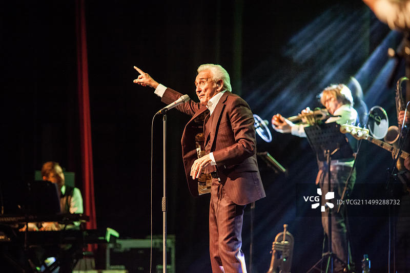 2016年11月18日，托尼·克里斯蒂在爱尔兰基拉尼的INEC演出图片素材