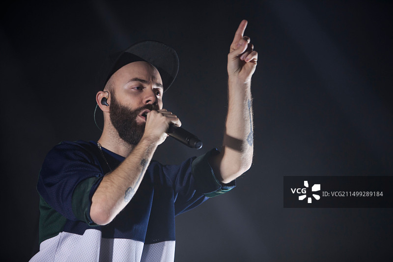 在沃达丰Mexefest音乐节上的Woodkid，里斯本，葡萄牙图片素材