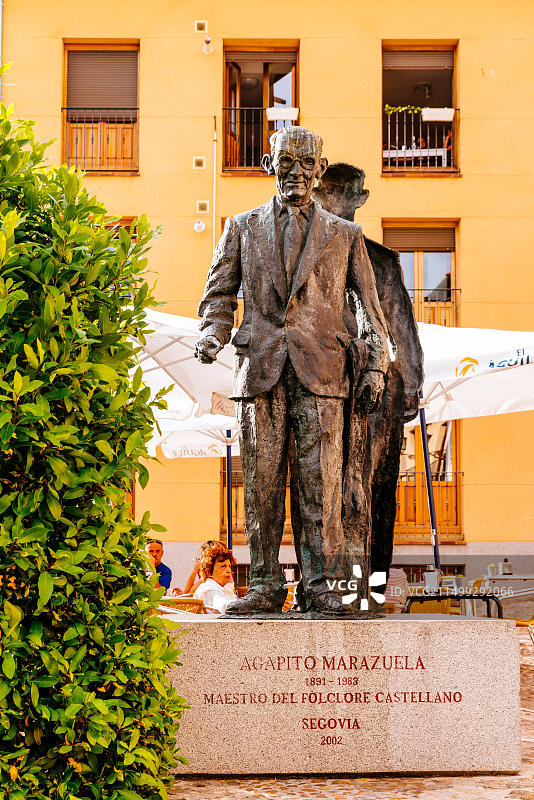 西班牙塞戈维亚阿加皮托·马拉苏埃拉雕塑图片素材