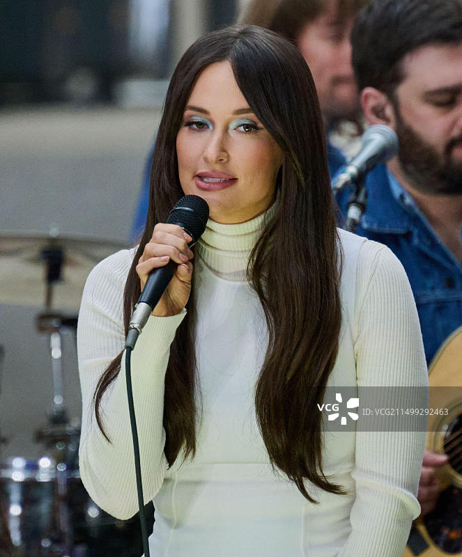 美国纽约，2024年3月15日：凯茜·马斯格雷夫斯在NBC“今日”节目洛克菲勒中心音乐会上表演。图片素材