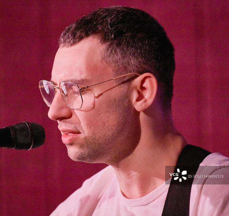 美国宾夕法尼亚州费城，2024年3月4日：杰克·安东诺夫在REC Philly演出图片素材