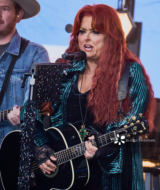 美国纽约 - 2022年10月24日：韦诺娜·贾德在NBC“今日”节目的洛克菲勒广场音乐会上表演图片素材