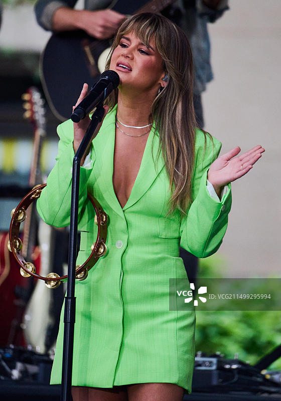 美国纽约，2022年7月28日：Maren Morris在NBC“今日”秀洛克菲勒广场音乐会上表演。图片素材