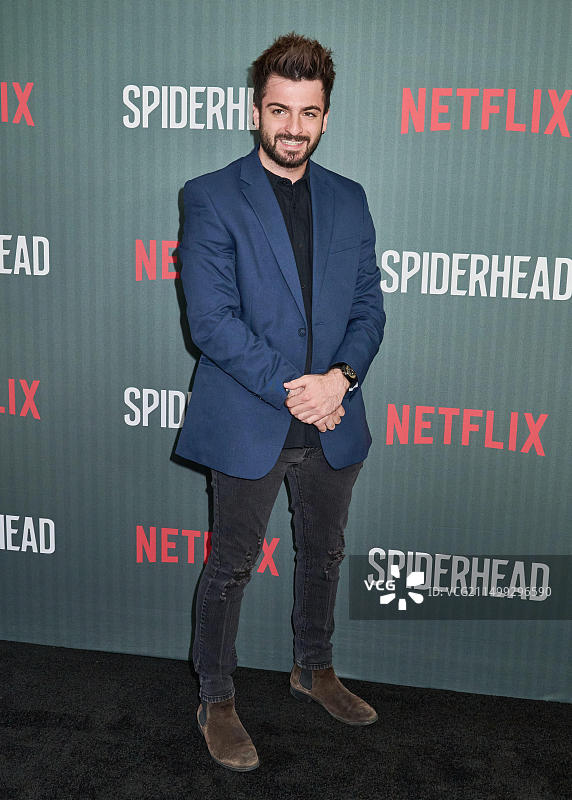 美国纽约，2022年6月15日：Alec Chambers出席Netflix《蜘蛛头》在巴黎剧院举行的纽约首映式。图片素材