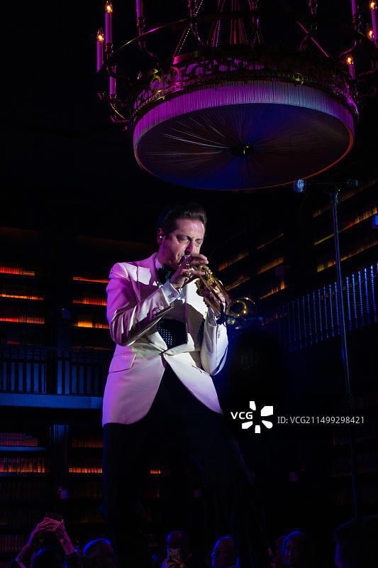 布莱恩·纽曼在拉斯维加斯Nomad酒店的“布莱恩·纽曼After Dark”驻场演出图片素材