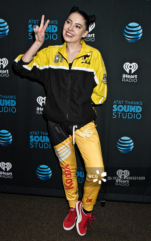 美国英国创作型歌手Bishop Briggs 参观电台表演剧场图片素材