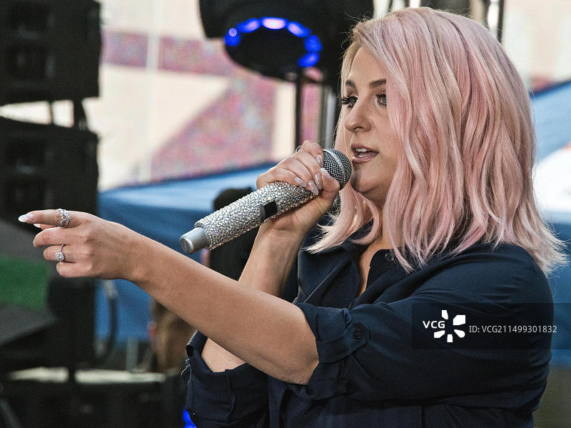 梅根·特雷纳在洛克菲勒广场的NBC今日秀夏季音乐会上表演图片素材