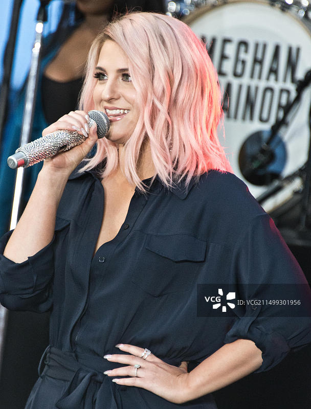 梅根·特雷纳在洛克菲勒广场的NBC今日秀夏季音乐会上表演图片素材