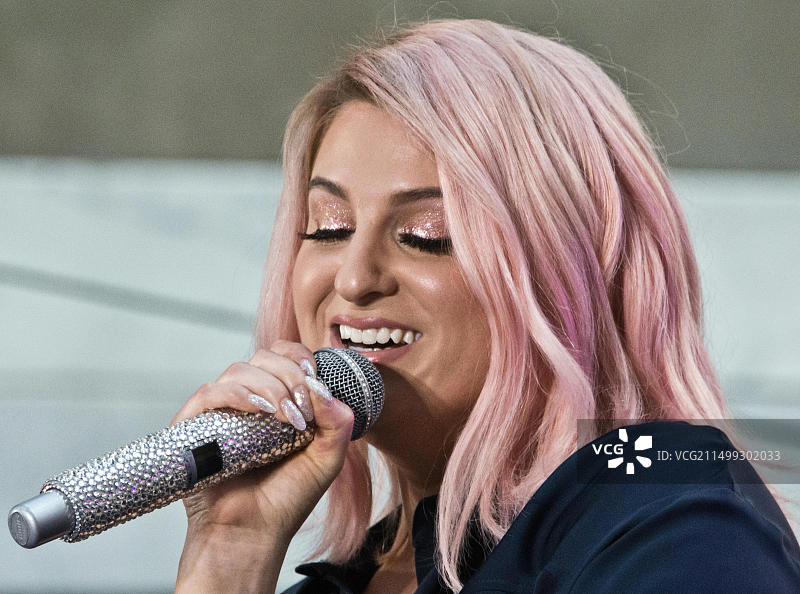 梅根·特雷纳在洛克菲勒广场的NBC今日秀夏季音乐会上表演图片素材