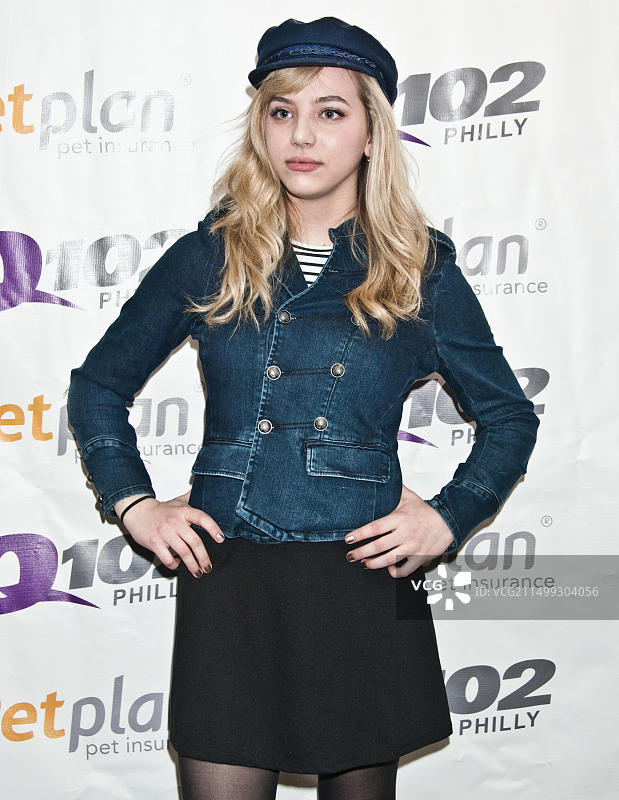 海莉·诺克斯参观Q102表演剧院图片素材