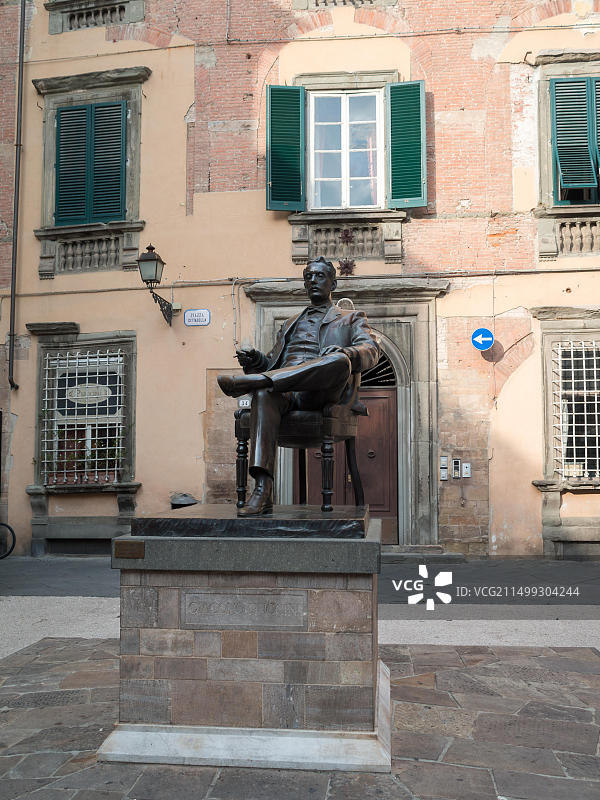 卢卡贾科莫·普契尼纪念碑图片素材