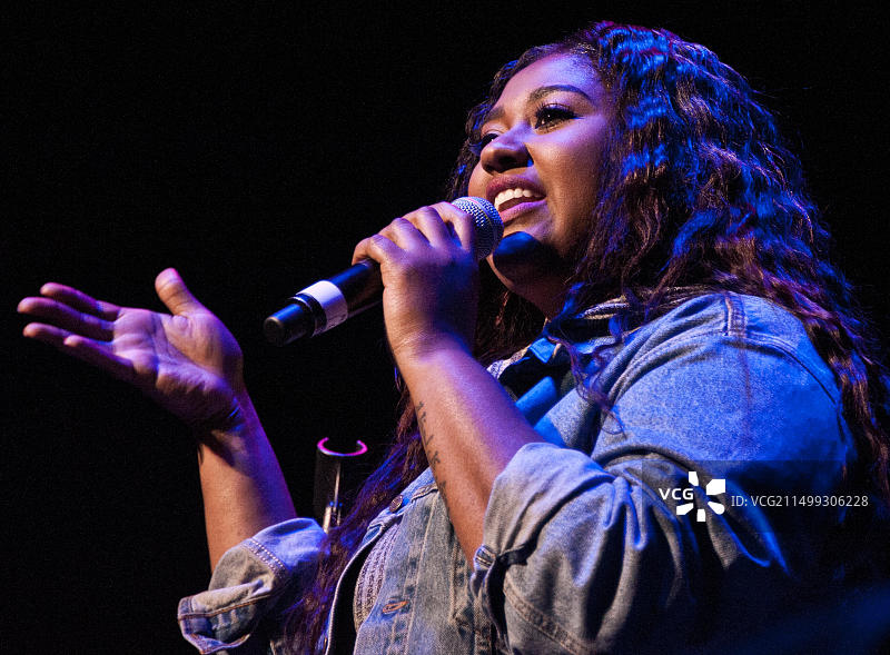 Jazmine Sullivan在美国费城富国银行中心第二届年度WDAS假日音乐会上表演图片素材