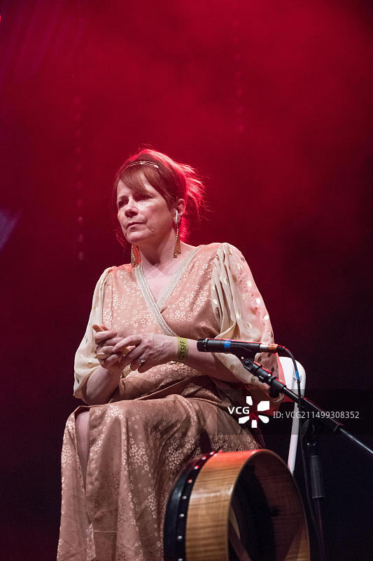 爱尔兰传统乐队Dervish在Southwell国际音乐节上现场演奏图片素材