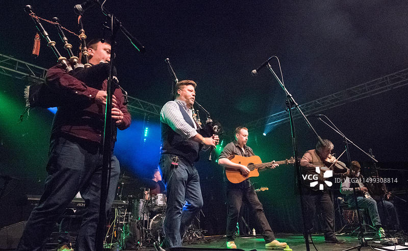 凯尔特乐队The Skipinnish在Southwell音乐节现场表演，2019年图片素材